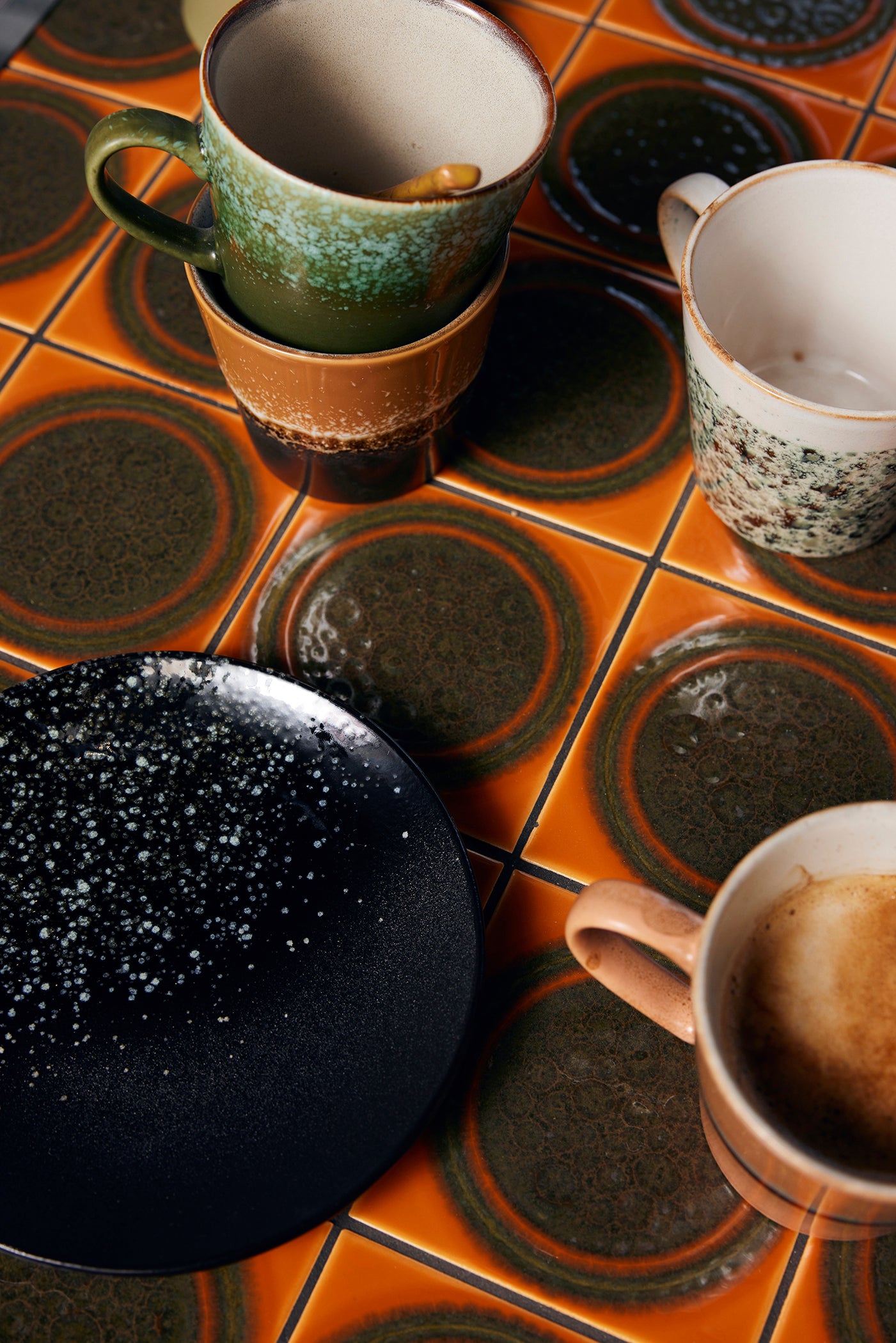 FORSALA| Lendir 29. Maí | HKLIVING | 70s ceramics | Kaffibolli | Fire