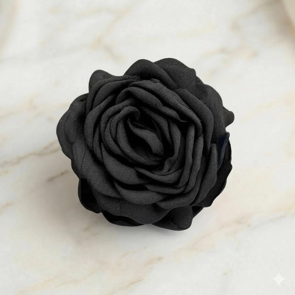 NAMISO | Hana Rose | Hárklemma | Svört | 9 cm