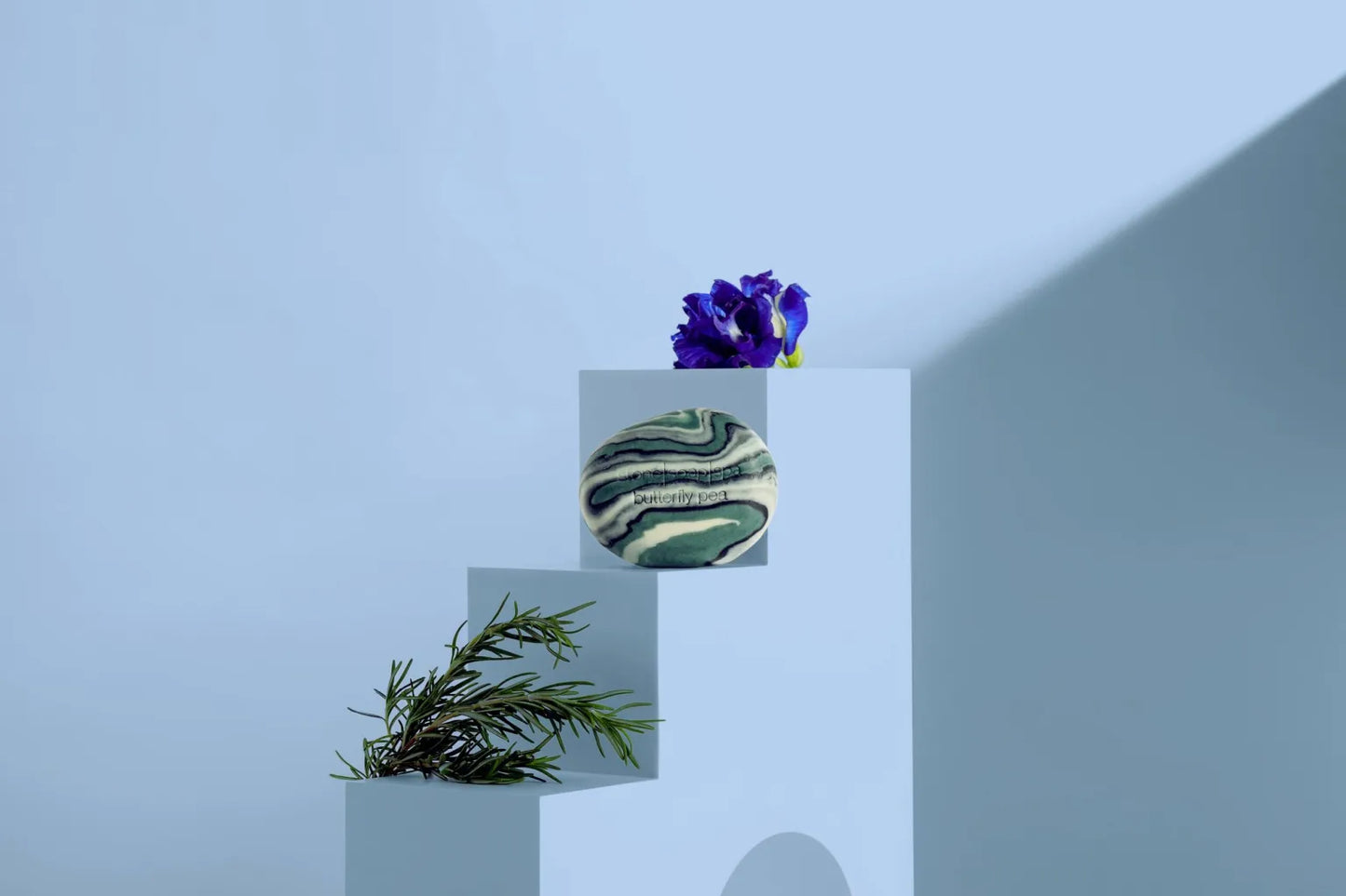 Stone soap sápa m þræði | Butterfly pea