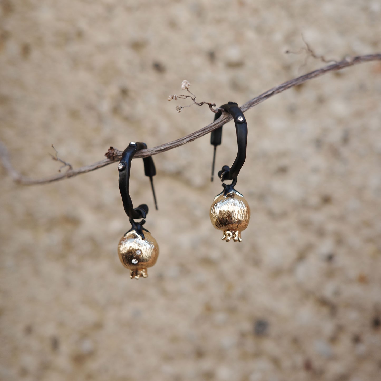 Eyrnalokkar | Rose Hip