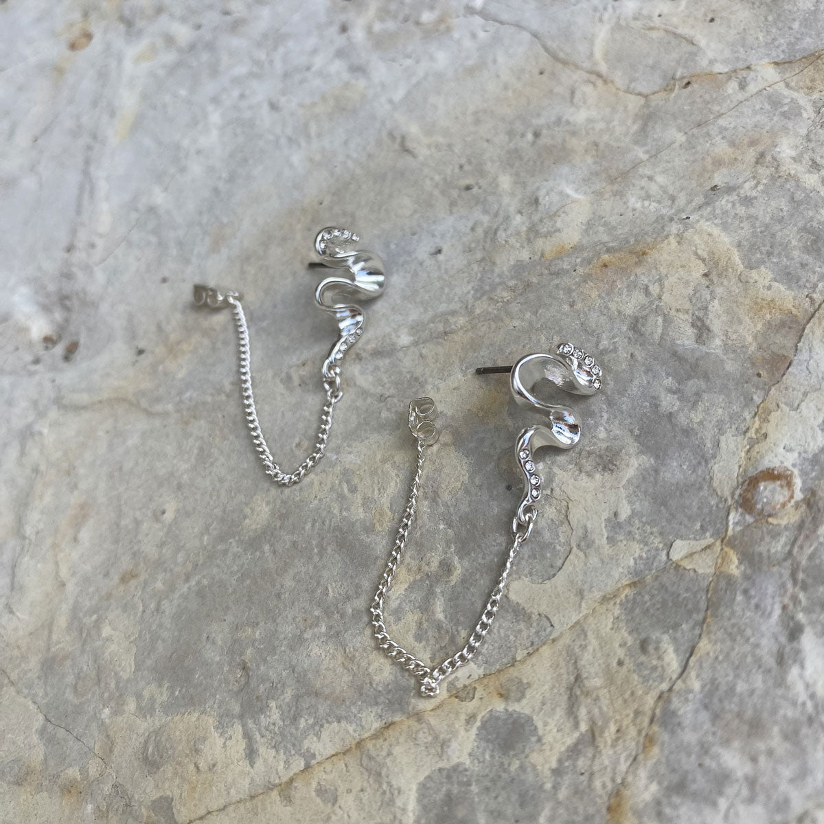 Blowing Ribbon | Eyrnalokkar | Silfur