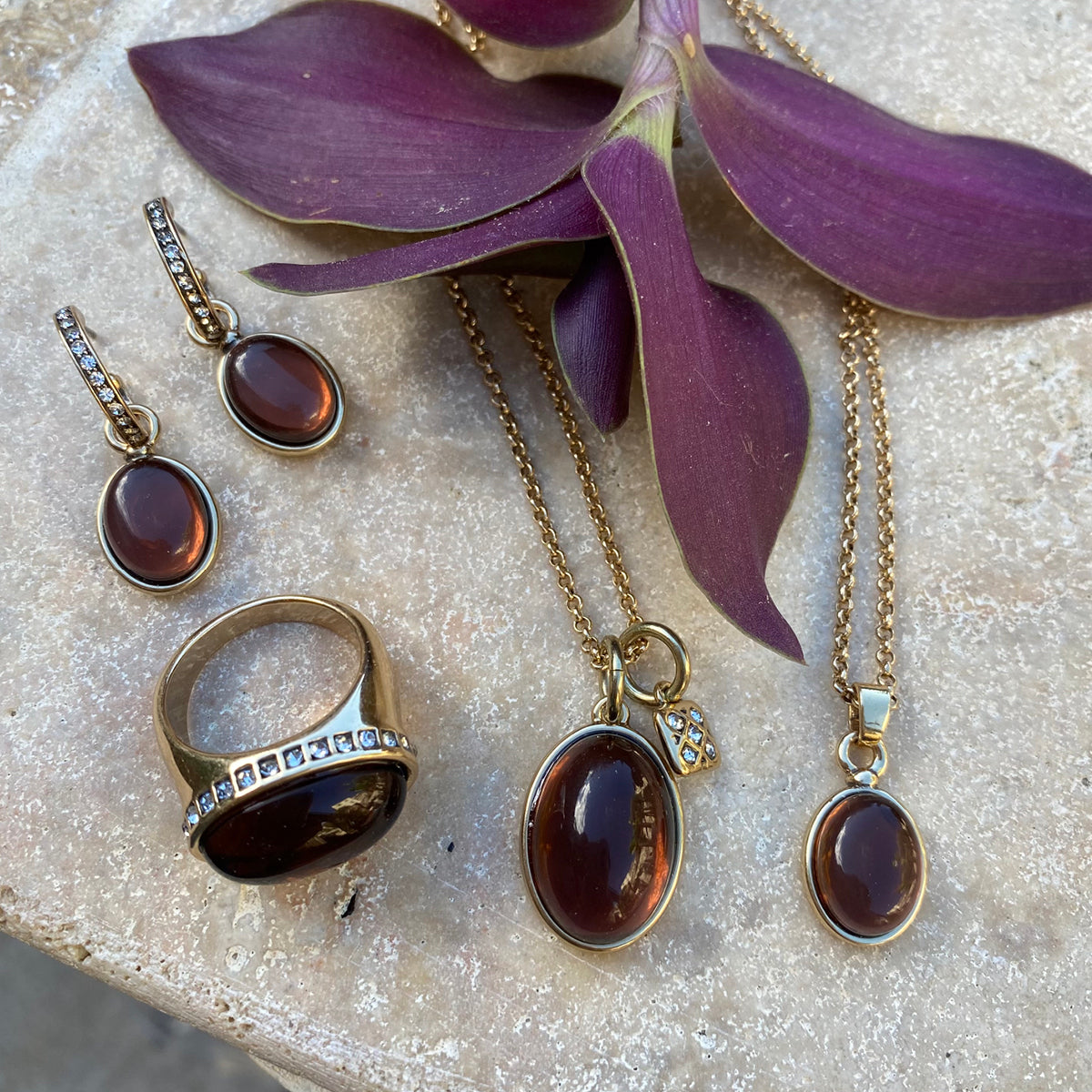 Eyrnalokkar | Sophistication | Maroon