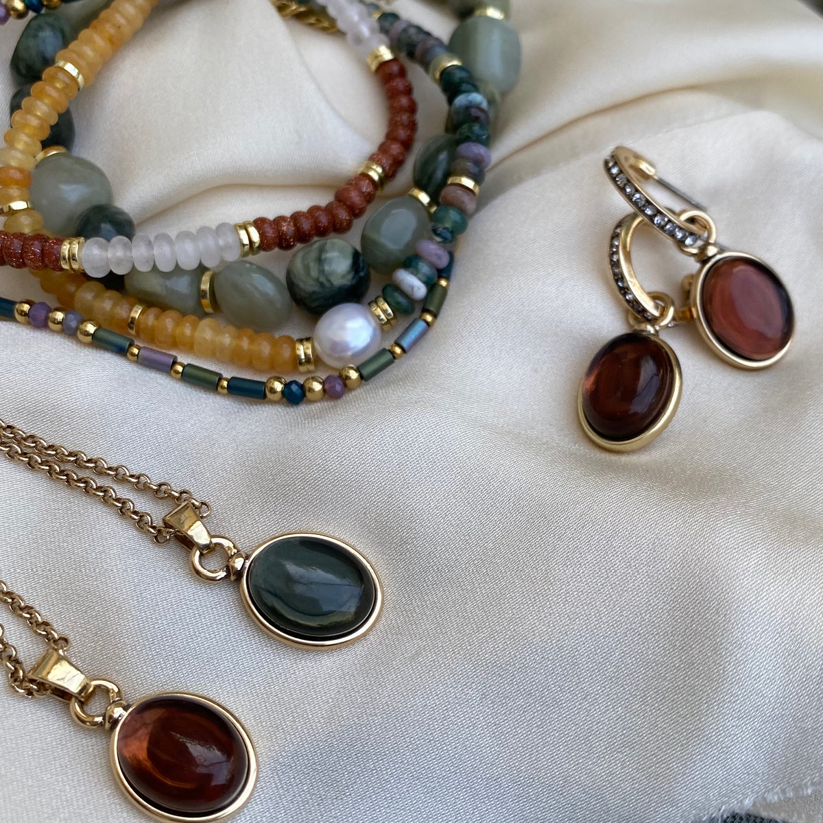 Eyrnalokkar | Sophistication | Olive