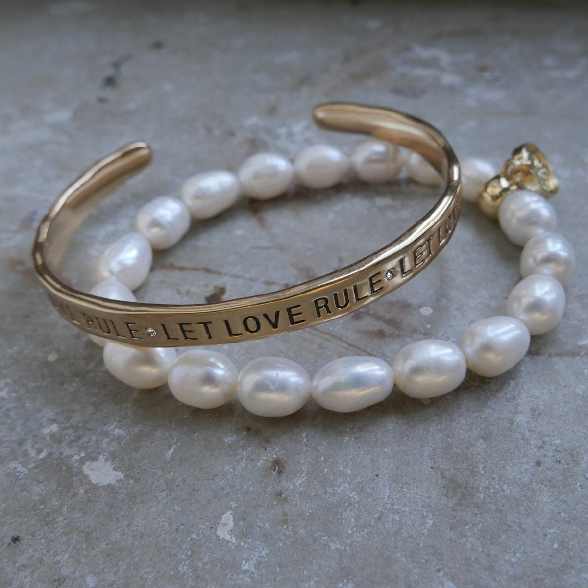 Armband-Let love rule