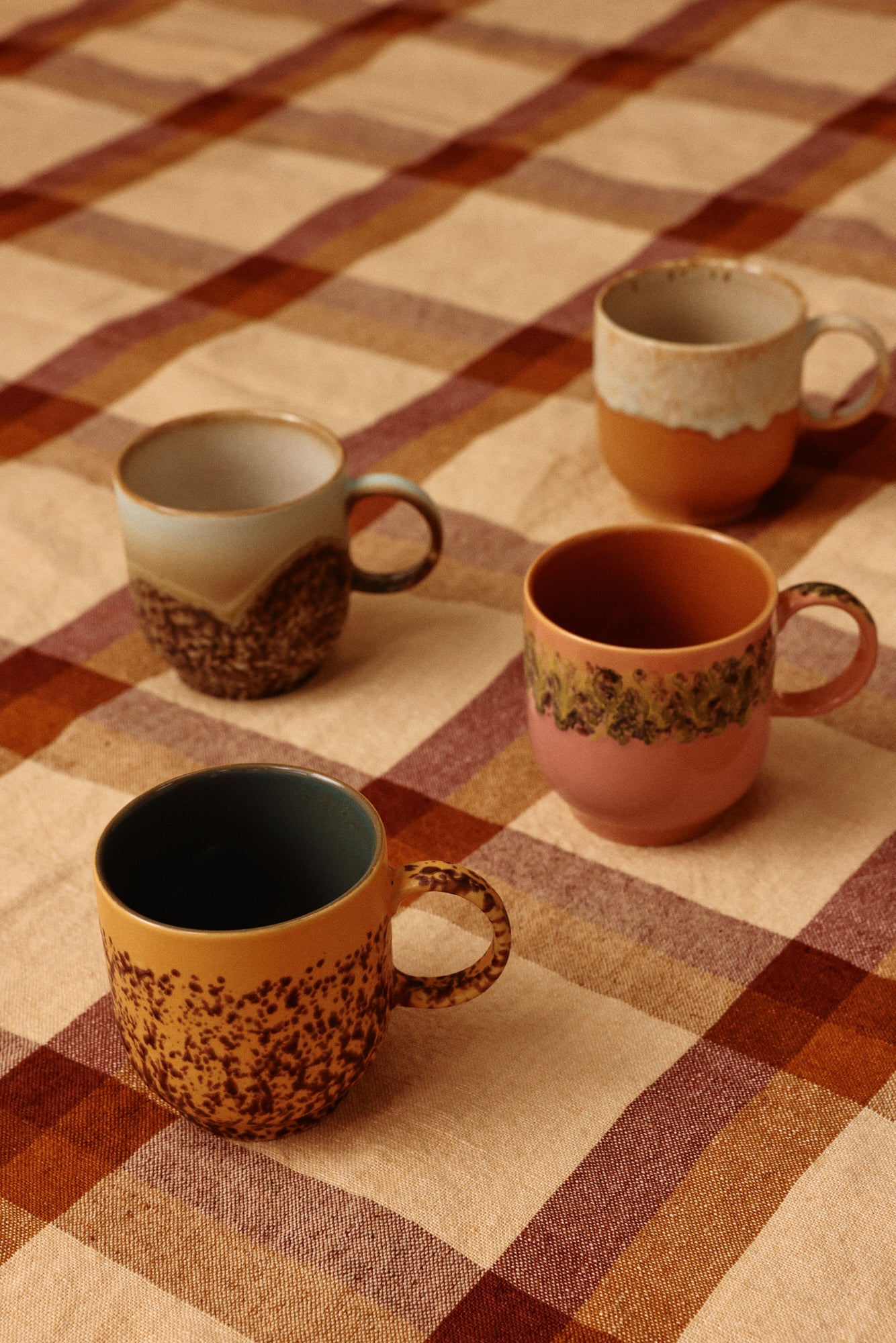 HKLIVING | 70s ceramics | Cape | 4 saman