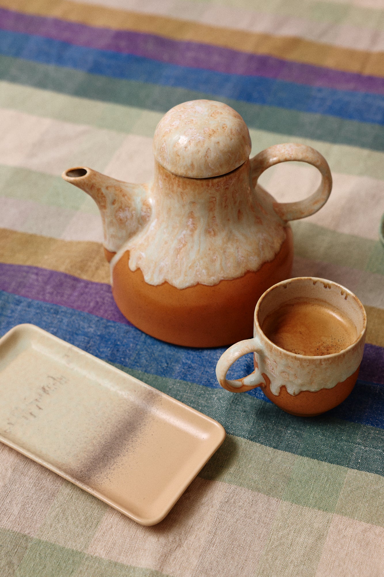 FORSALA | Lendir 29. Maí | HKLIVING | 70s ceramics | Kaffibolli | Dunes