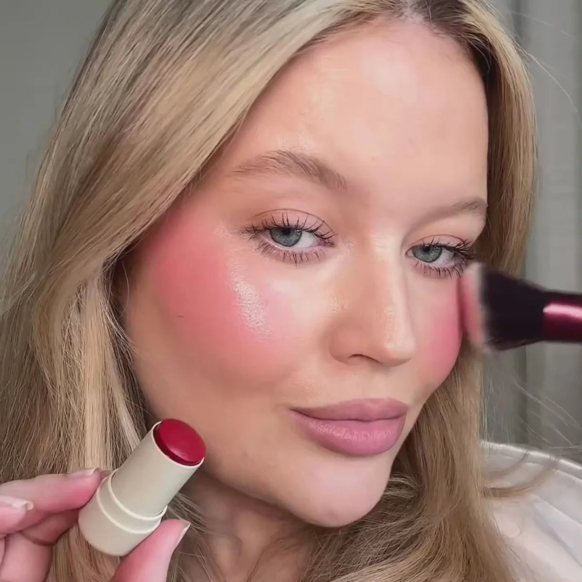 IDUN MINERALS BLUSH | Kyss | Berry red
