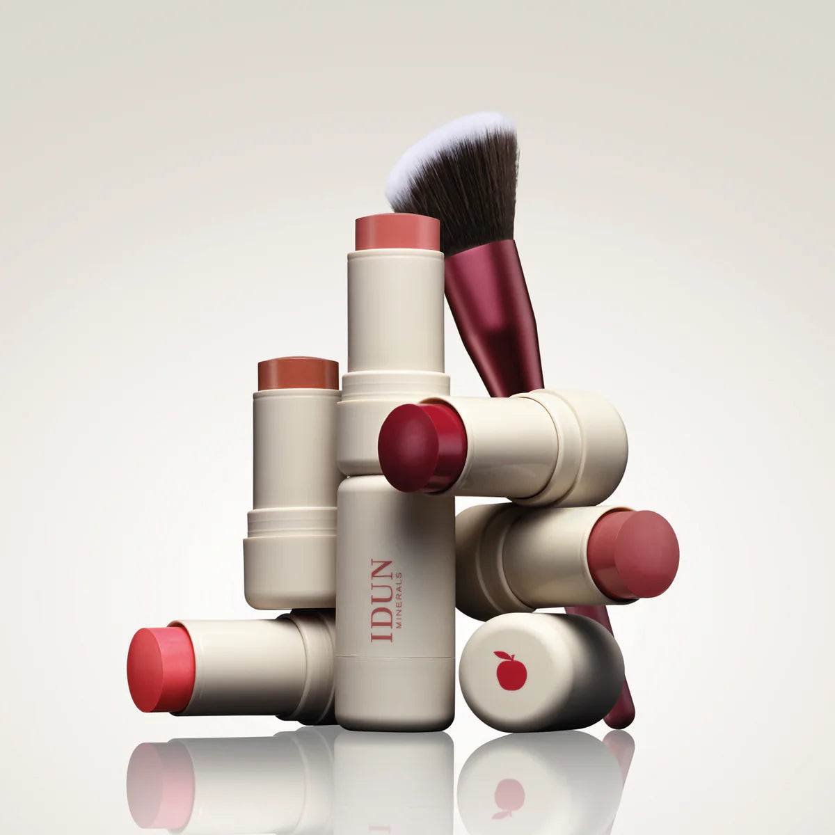 IDUN MINERALS BLUSH | Kyss | Berry red