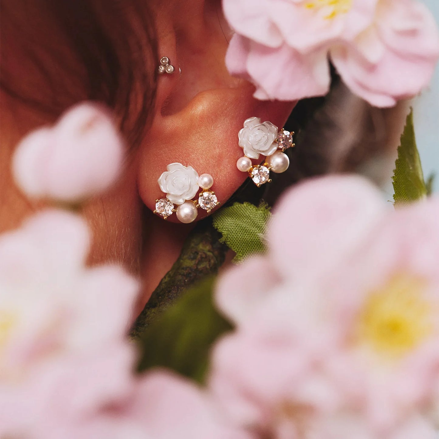 Tone Damli| Eyrnalokkar | Rose Garden