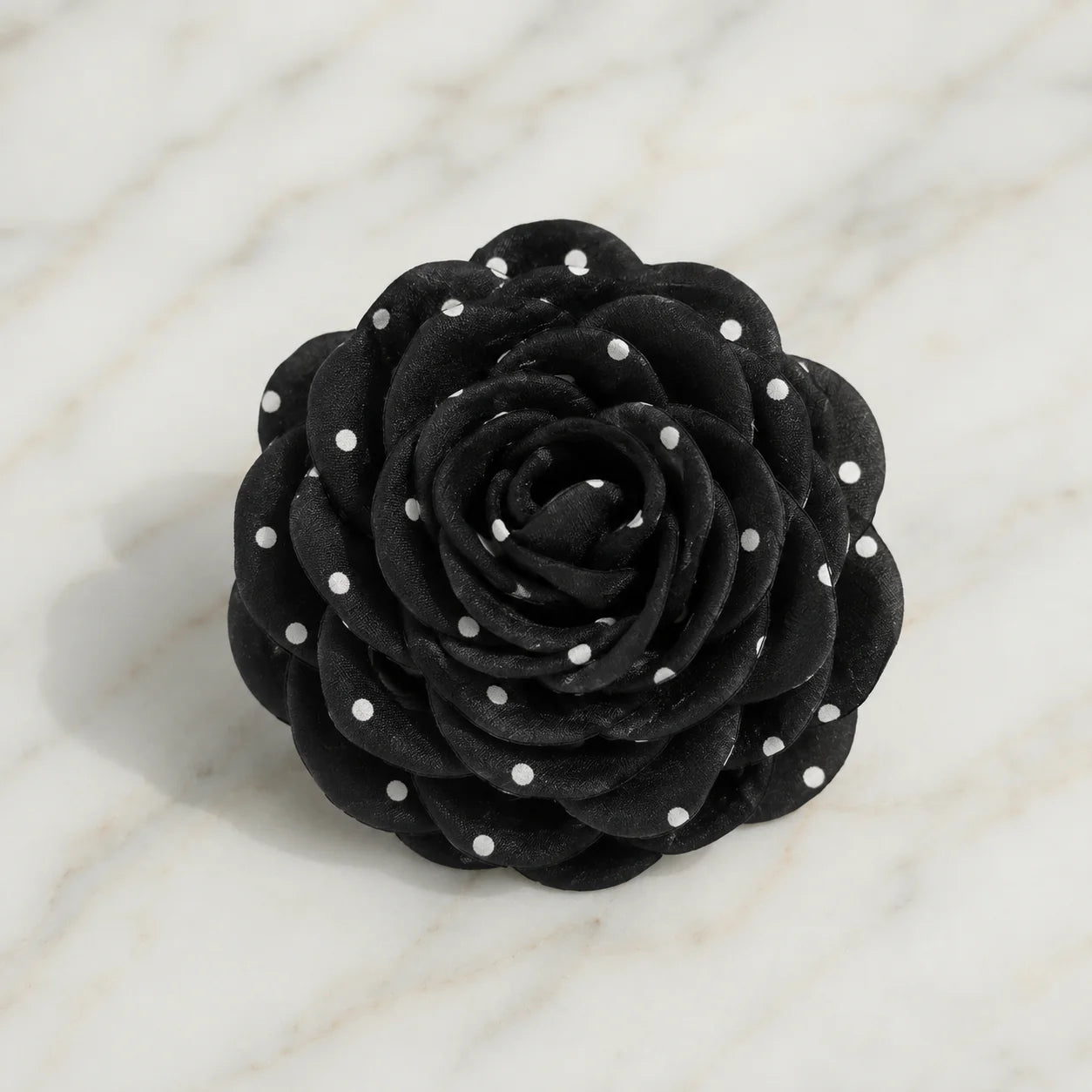 NAMISO | Hana Rose | Hárklemma | Svört með hvítum doppum | 12cm
