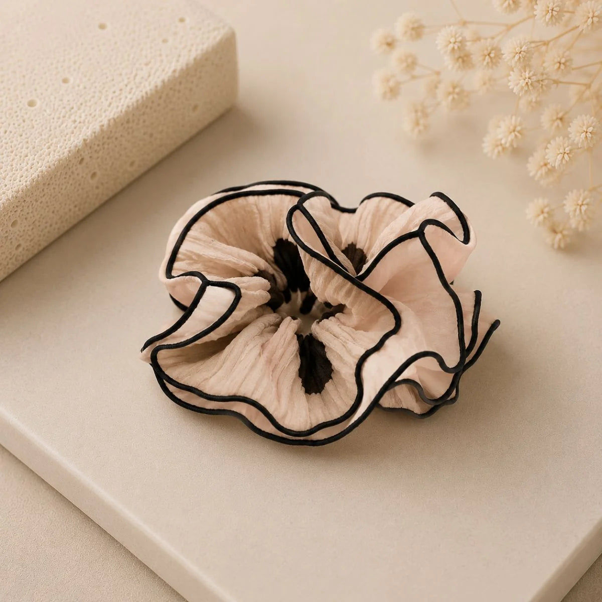 NAMISO | Zenya Scrunchie | Creme / Dots