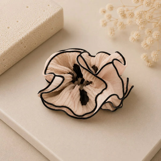 NAMISO | Zenya Scrunchie | Creme / Dots