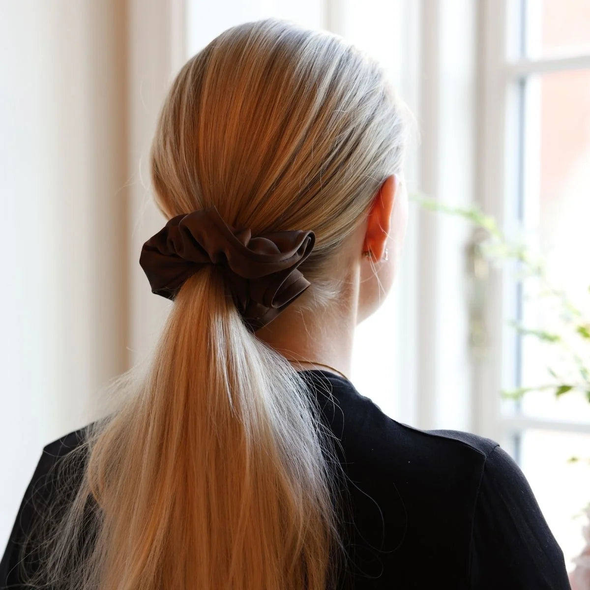 NAMISO | Aura | Scrunchie | Brún