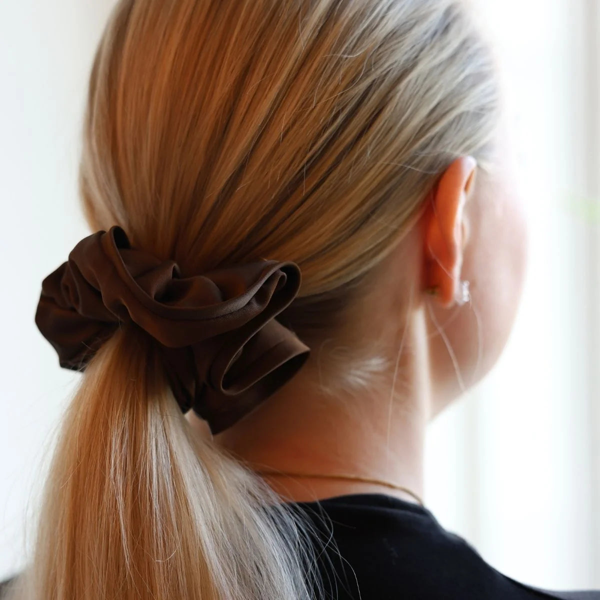 NAMISO | Aura | Scrunchie | Brún
