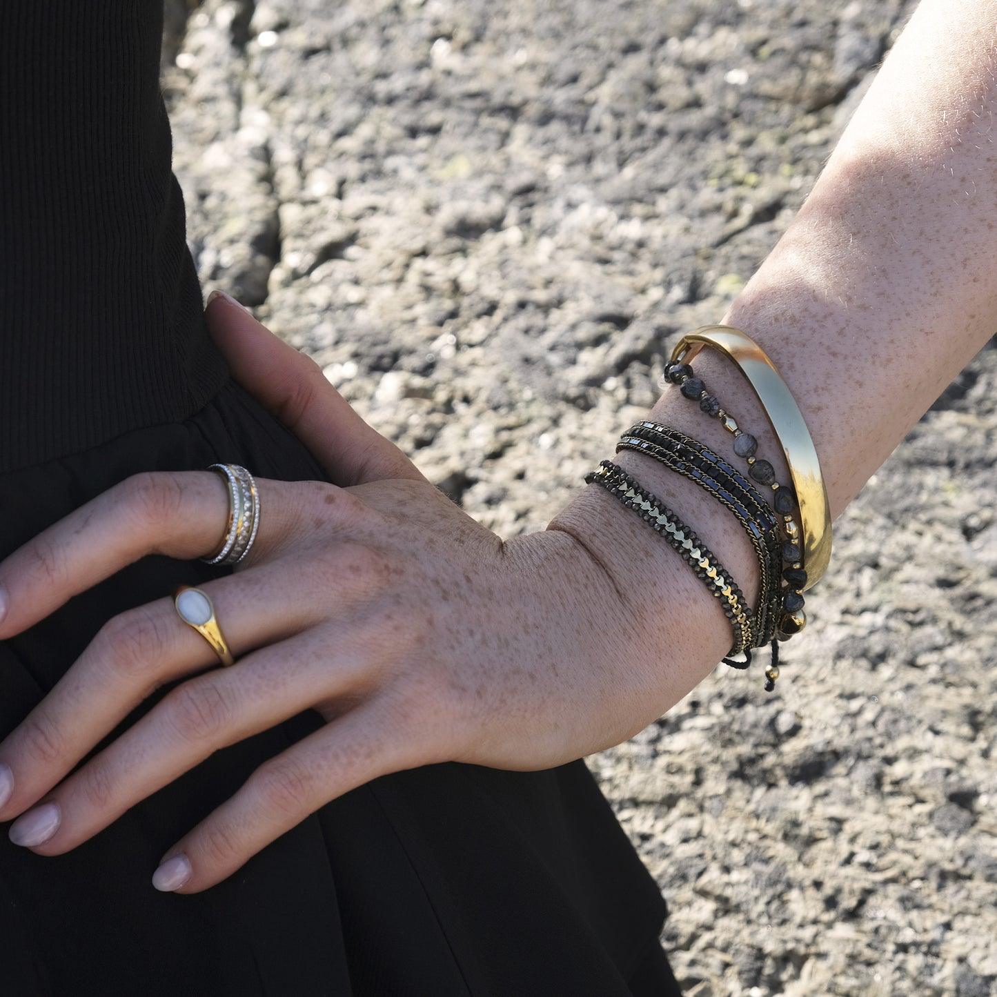 Armband | Svartir steinar| Stál