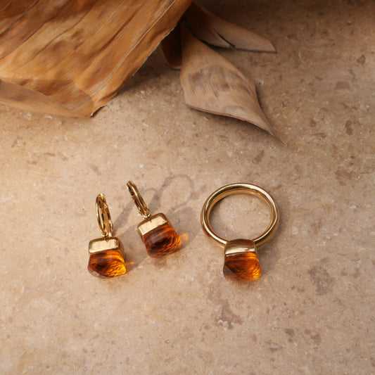 Eyrnalokkar-Steel stone