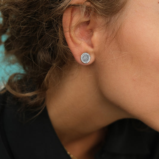 Eyrnalokkar - Coins of relief